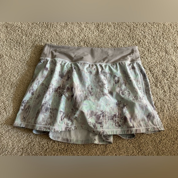 Lululemon Pace Rival Mid-Rise Skirt *Long
Plisse Bloom Multi / Mauve Grey - Picture 2 of 7